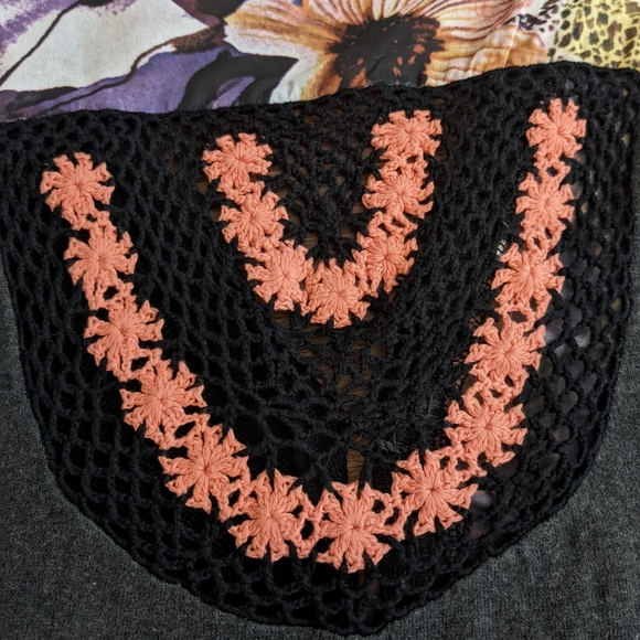 Gimmicks by BKE Black Boho Vest - Picture 11 of 15